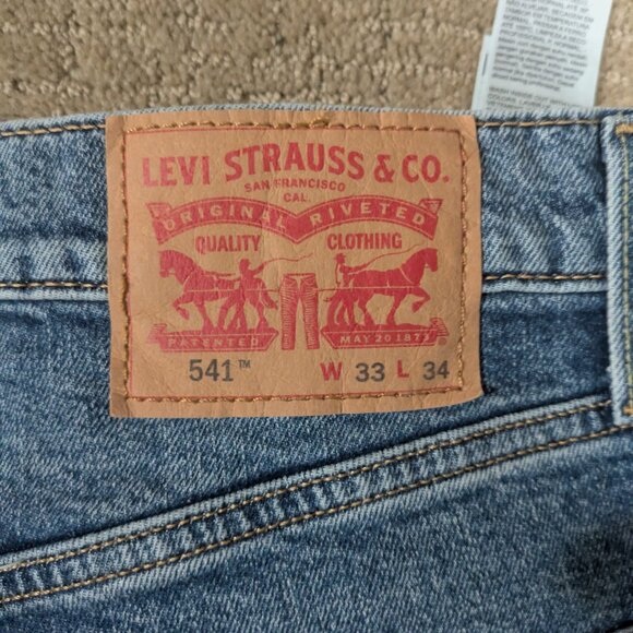 Levi's Medium Wash Stretch 541's. Size 33x32. - Picture 3 of 3